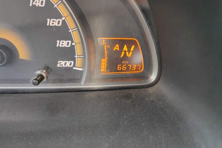 Used Chevrolet Sail 2010 Sedan 1.4L AMT Excellence Edition Odometer Close Up