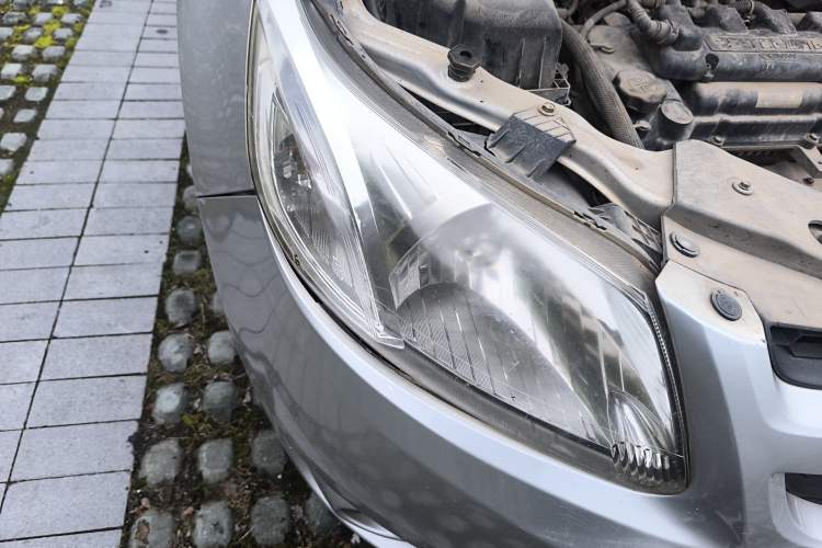 Used Chevrolet Sail 2010 Sedan 1.4L Manual Ideal Edition Right Front Headlight