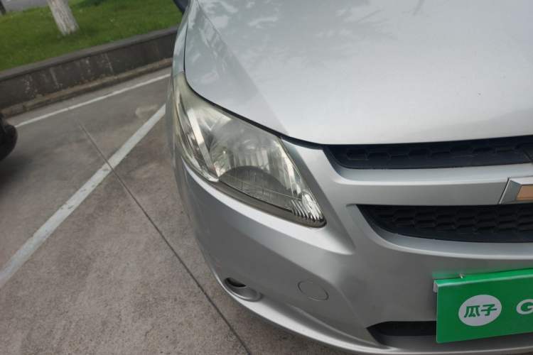 Used Chevrolet Sail 2010 Sedan 1.4L Manual Enjoyment Edition Right Front Headlight