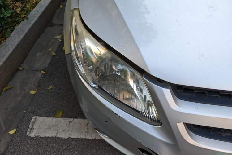 Used Chevrolet Sail 2010 Sedan 1.4L Manual Enjoyment Edition Right Front Headlight