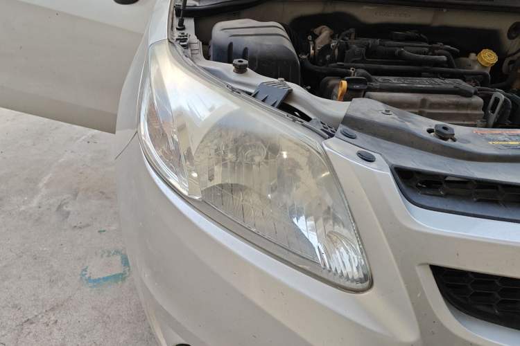 Used Chevrolet Sail 2010 Sedan 1.2L Manual Fashion Edition Right Front Headlight