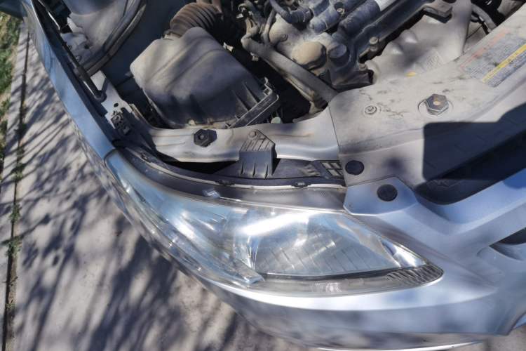 Used Chevrolet Sail 2010 Sedan 1.4L Manual Enjoyment Edition Right Front Headlight