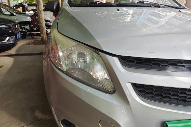 Used Chevrolet Sail 2010 Sedan 1.4L Manual Ideal Edition Right Front Headlight