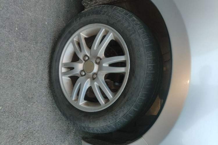 Used Chevrolet Sail 2010 Sedan 1.4L Manual Ideal Edition Right Front Wheel Hub