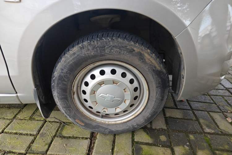 Used Chevrolet Sail 2010 Sedan 1.2L Manual Fashion Edition Right Front Wheel Hub