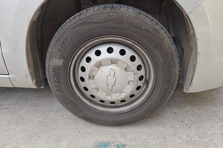 Used Chevrolet Sail 2010 Sedan 1.2L Manual Fashion Edition Right Front Wheel Hub
