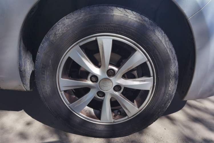 Used Chevrolet Sail 2010 Sedan 1.4L Manual Enjoyment Edition Right Front Wheel Hub