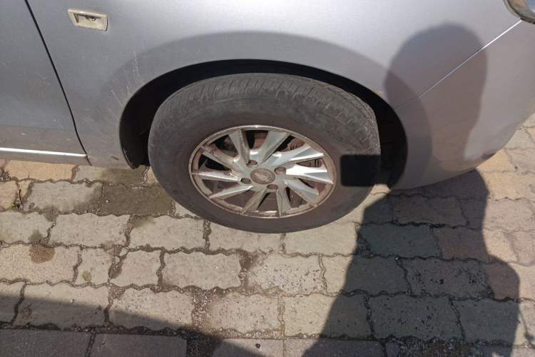 Used Chevrolet Sail 2010 Sedan 1.2L Manual Warm Edition Right Front Wheel Hub