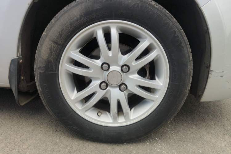 Used Chevrolet Sail 2010 Sedan 1.2L Manual Fashion Edition Right Front Wheel Hub