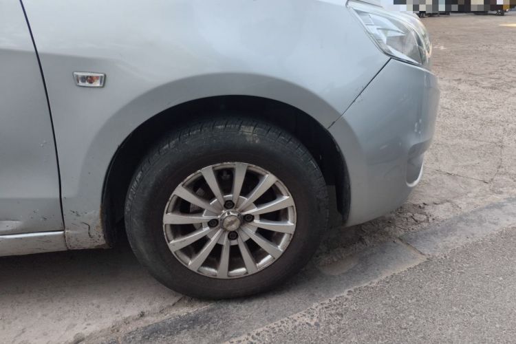 Used Chevrolet Sail 2010 Sedan 1.2L Manual Warm Edition Right Front Wheel Hub