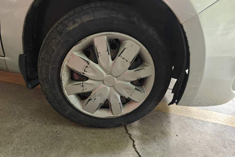 Used Chevrolet Sail 2010 Sedan 1.4L Manual Ideal Edition Right Front Wheel Hub