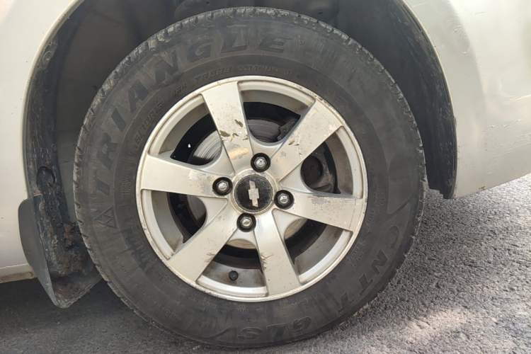 Used Chevrolet Sail 2010 Hatchback 1.2L Manual Warm Edition Right Front Wheel Hub