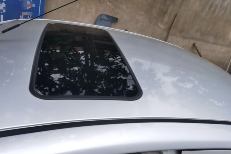 Used Chevrolet Sail 2010 Sedan 1.4L Manual Enjoyment Edition Roof