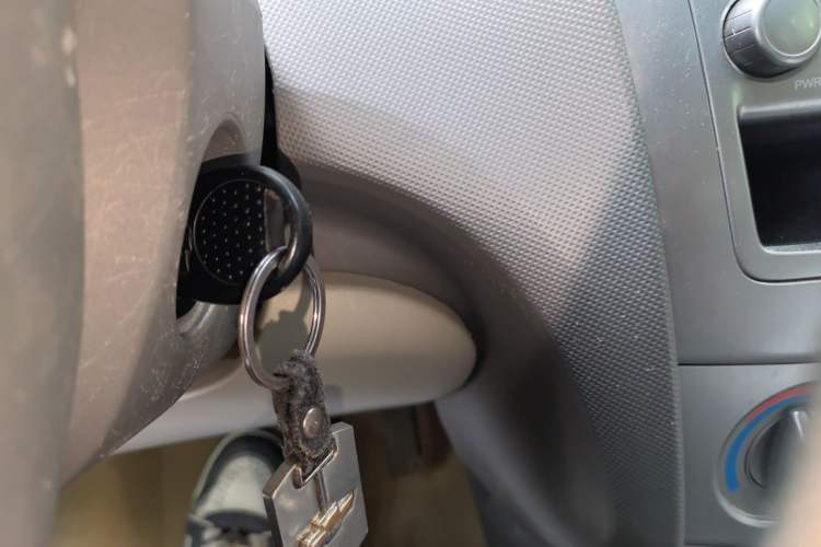 Used Chevrolet Sail 2010 Sedan 1.4L AMT Excellence Edition Vehicle Key