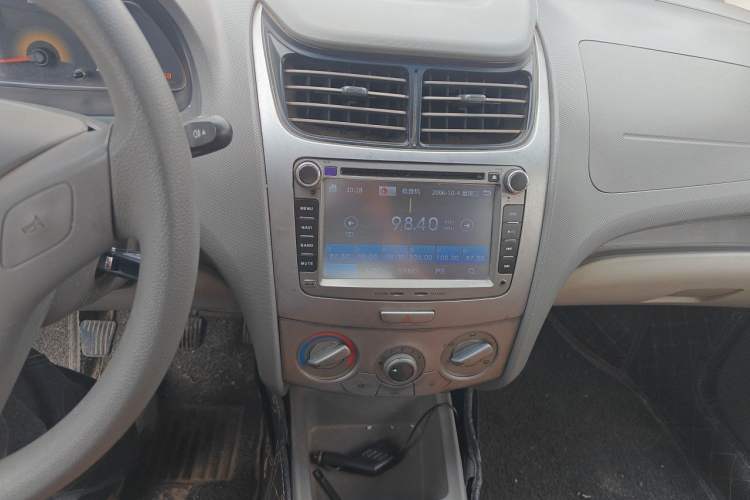 Used Chevrolet Sail 2010 Hatchback 1.2L Manual Warm Edition Audio And AC Panel