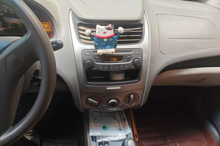 Used Chevrolet Sail 2010 Hatchback 1.2L AMT Ideal Edition Audio And AC Panel