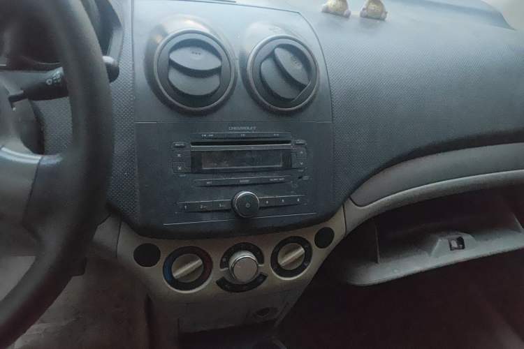 Used Chevrolet Sail 2010 Sedan 1.4L AMT Excellence Edition Audio And AC Panel