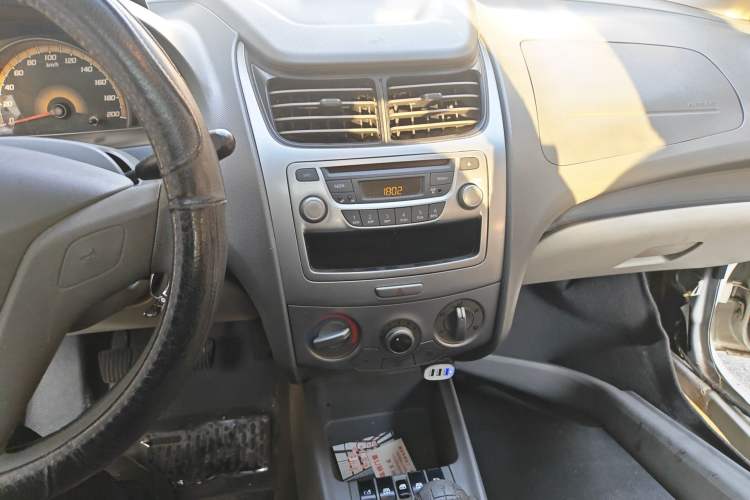 Used Chevrolet Sail 2010 Sedan 1.4L Manual Enjoyment Edition Audio And AC Panel