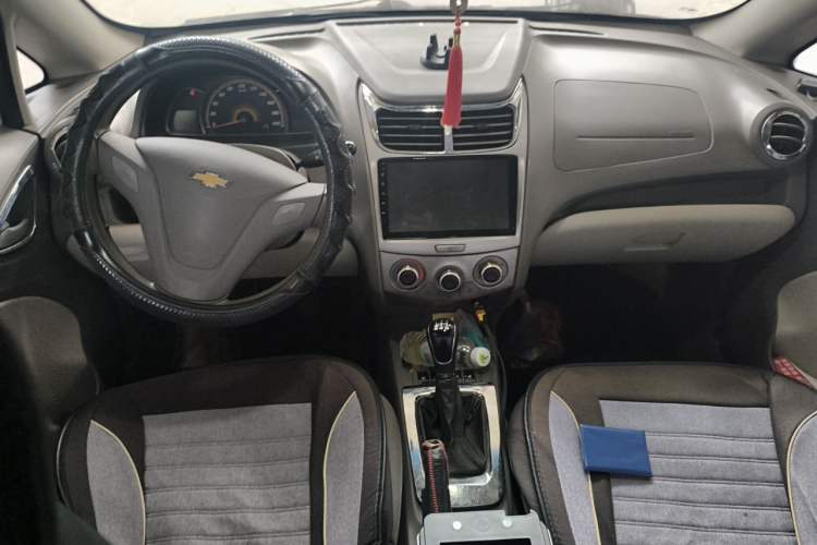 Used Chevrolet Sail 2010 Sedan 1.2L Manual Warm Edition Center Console