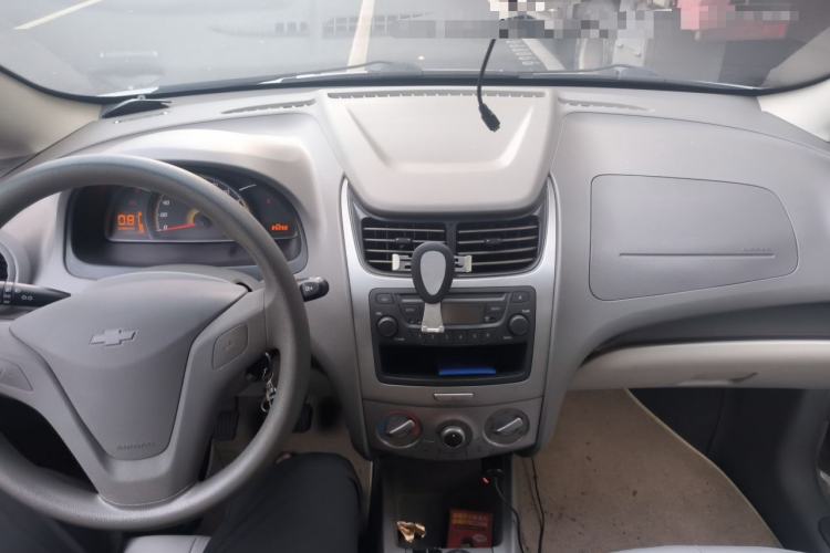 Used Chevrolet Sail 2010 Sedan 1.4L Manual Ideal Edition Center Console