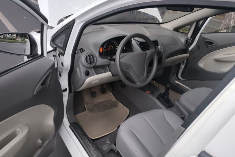 Used Chevrolet Sail 2010 Sedan 1.4L Manual Ideal Edition Driver Seat