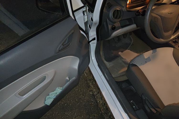 Used Chevrolet Sail 2010 Sedan 1.4L Manual Ideal Edition Driver Seat