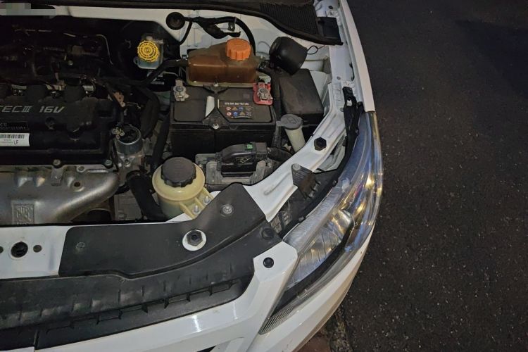 Used Chevrolet Sail 2010 Sedan 1.4L Manual Ideal Edition Engine Bay Left