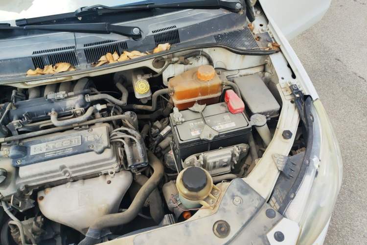 Used Chevrolet Sail 2010 Sedan 1.2L AMT Ideal Edition Engine Bay Left