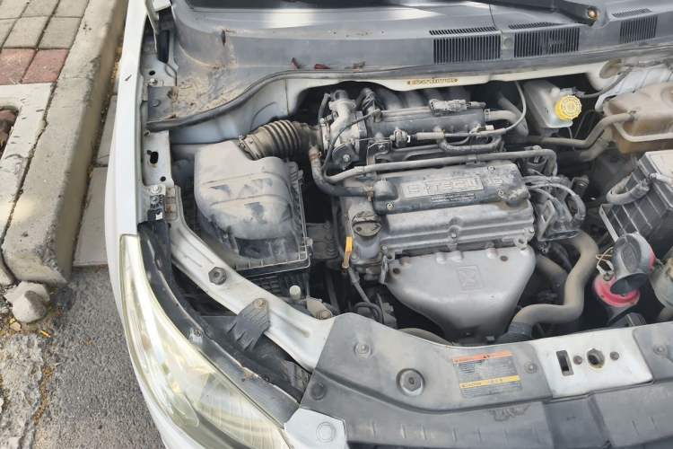 Used Chevrolet Sail 2010 Sedan 1.2L Manual Warm Edition Engine Bay Right