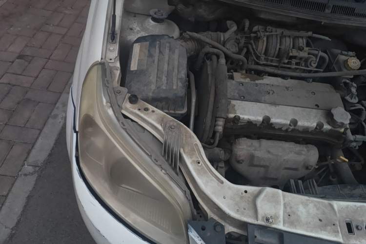 Used Chevrolet Sail 2010 Sedan 1.4L AMT Excellence Edition Engine Bay Right