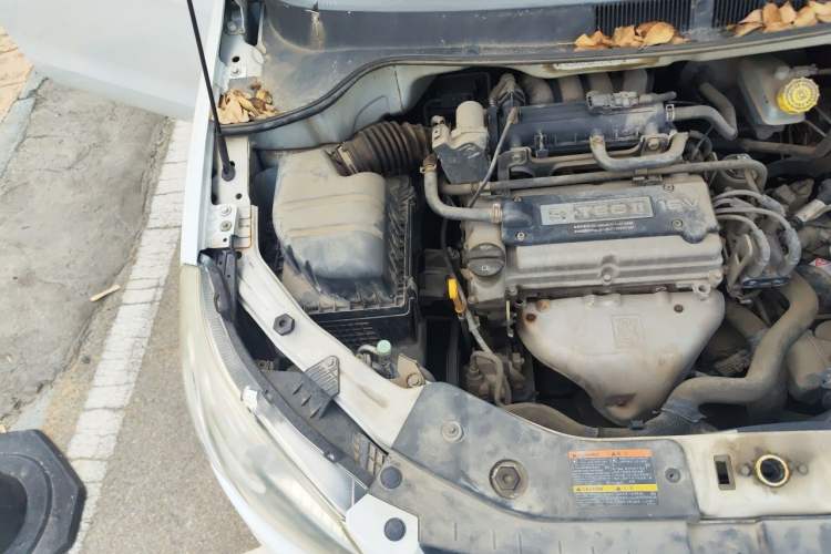 Used Chevrolet Sail 2010 Sedan 1.2L AMT Ideal Edition Engine Bay Right