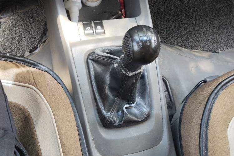 Used Chevrolet Sail 2010 Sedan 1.2L Manual Warm Edition Gear Lever