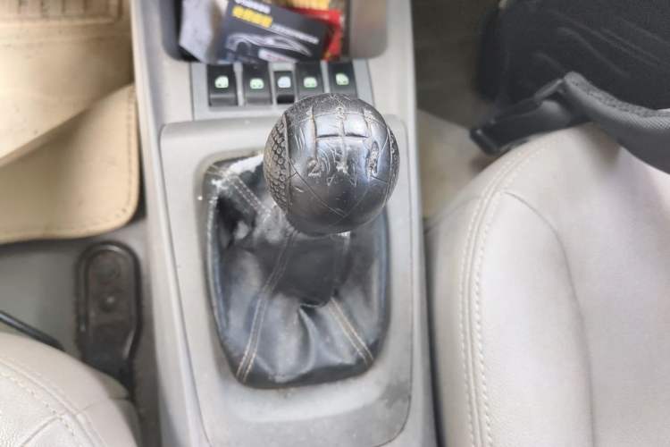 Used Chevrolet Sail 2010 Sedan 1.2L Manual Warm Edition Gear Lever