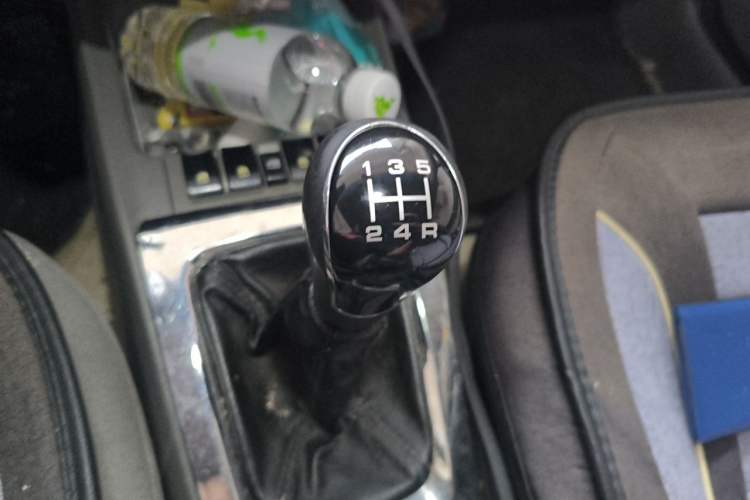 Used Chevrolet Sail 2010 Sedan 1.2L Manual Warm Edition Gear Lever