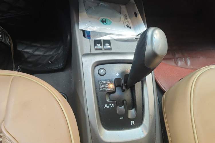 Used Chevrolet Sail 2010 Hatchback 1.2L AMT Ideal Edition Gear Lever