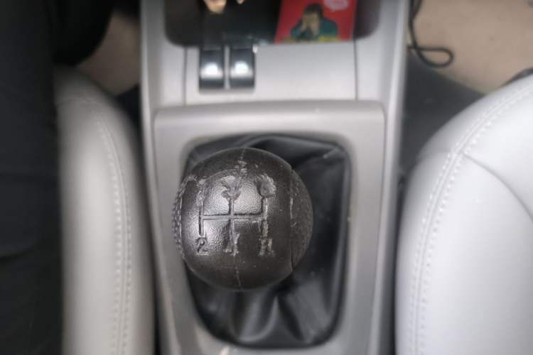 Used Chevrolet Sail 2010 Sedan 1.4L Manual Ideal Edition Gear Lever
