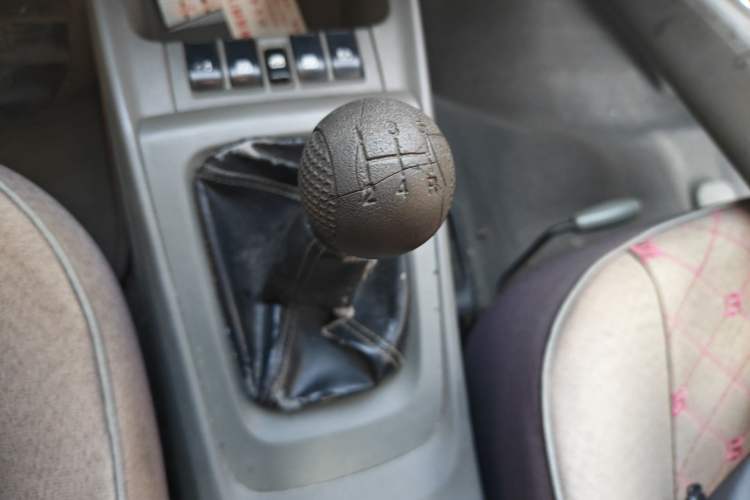 Used Chevrolet Sail 2010 Sedan 1.4L Manual Enjoyment Edition Gear Lever