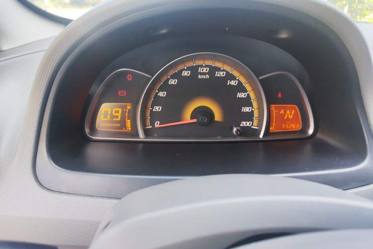 Used Chevrolet Sail 2010 Sedan 1.2L AMT Ideal Edition Instrument Cluster