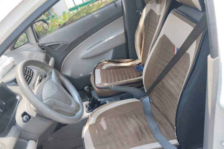 Used Chevrolet Sail 2010 Sedan 1.2L Manual Warm Edition Left Front Seat