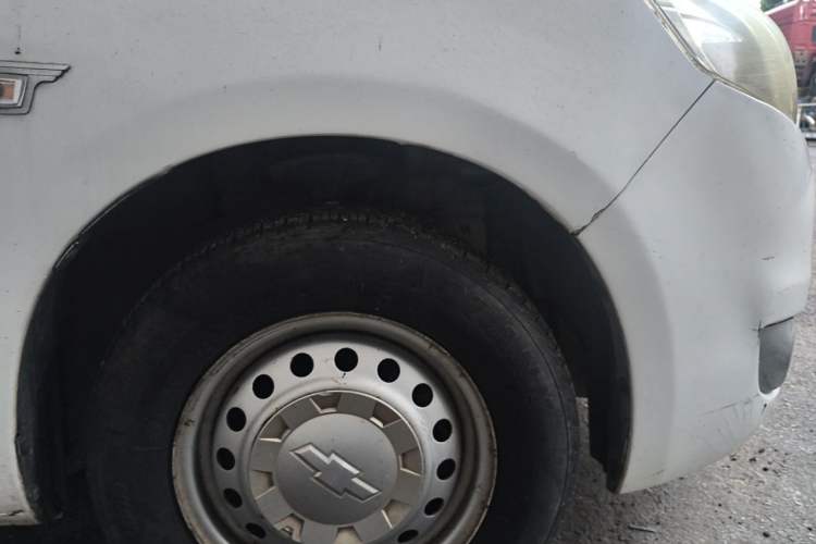 Used Chevrolet Sail 2010 Sedan 1.2L Manual Warm Edition Right Front Wheel Hub