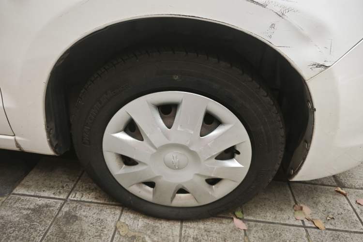 Used Chevrolet Sail 2010 Hatchback 1.2L AMT Ideal Edition Right Front Wheel Hub