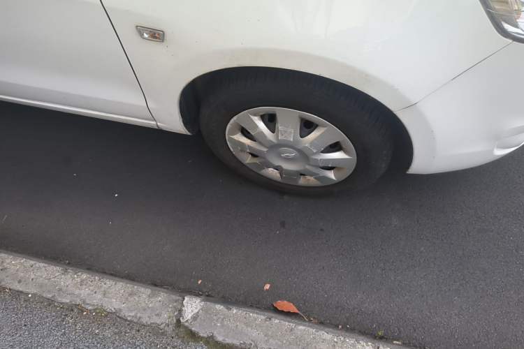 Used Chevrolet Sail 2010 Sedan 1.4L Manual Ideal Edition Right Front Wheel Hub