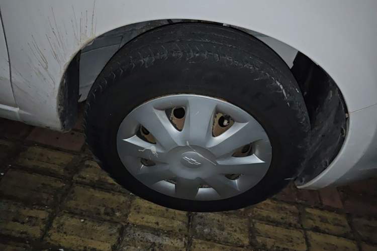 Used Chevrolet Sail 2010 Sedan 1.4L Manual Ideal Edition Right Front Wheel Hub