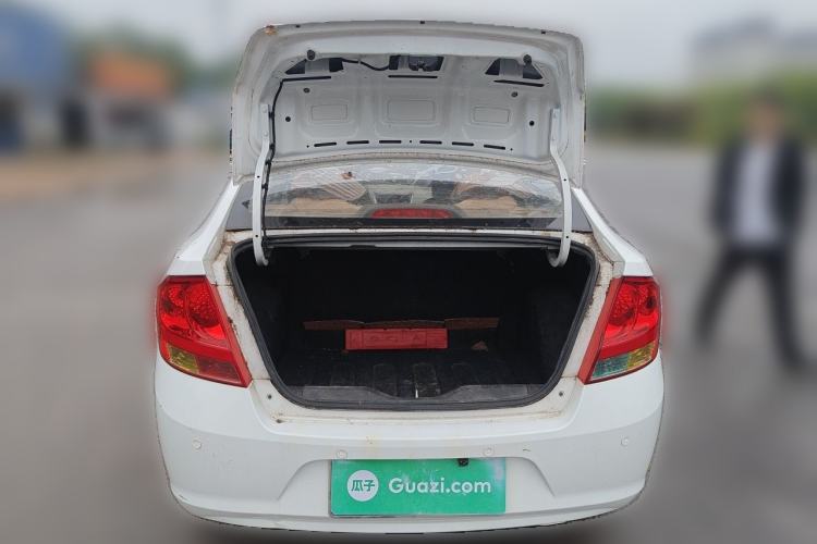 Used Chevrolet Sail 2010 Hatchback 1.2L Manual Warm Edition Trunk