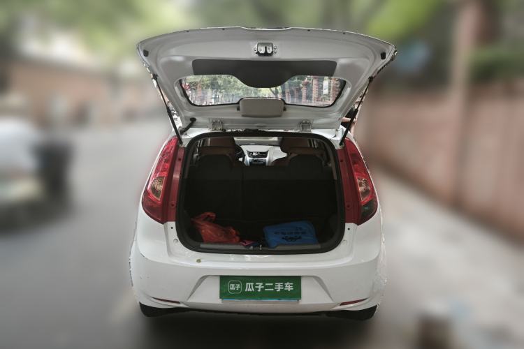 Used Chevrolet Sail 2010 Hatchback 1.2L AMT Ideal Edition Trunk