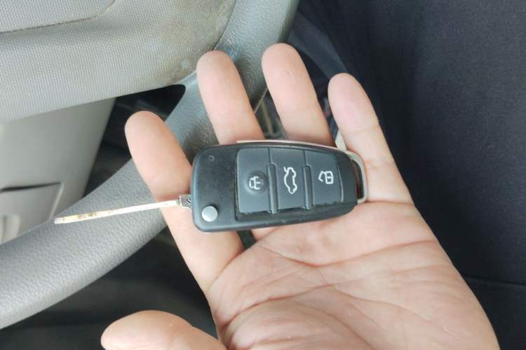 Used Chevrolet Sail 2010 Sedan 1.2L Manual Warm Edition Vehicle Key