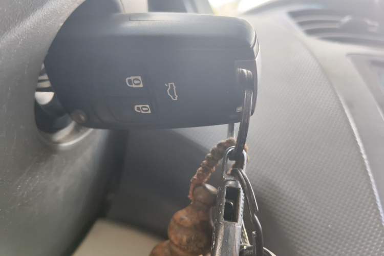 Used Chevrolet Sail 2010 Sedan 1.2L Manual Warm Edition Vehicle Key