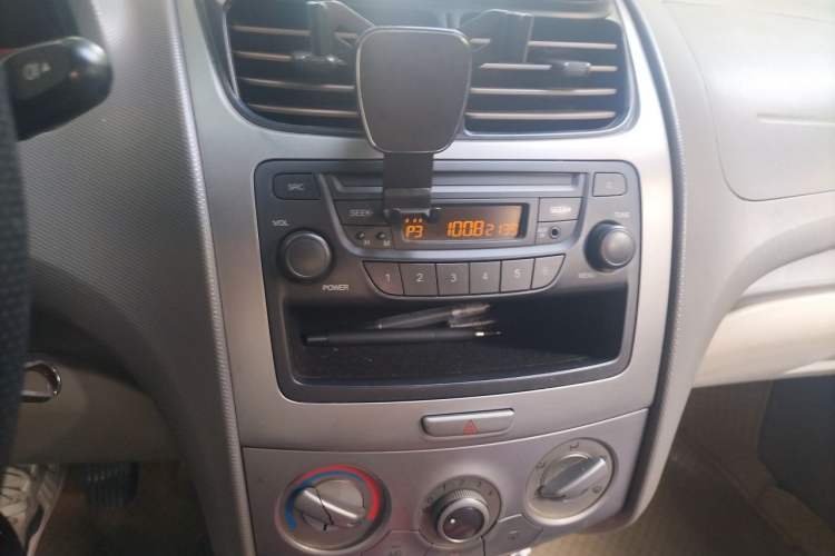 Used Chevrolet Sail 2010 Sedan 1.2L Manual Warm Edition Audio And AC Panel