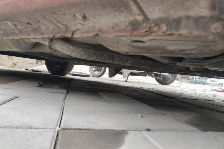 Used Chevrolet Sail 2010 Sedan 1.2L Manual Fashion Edition Chassis Front Right