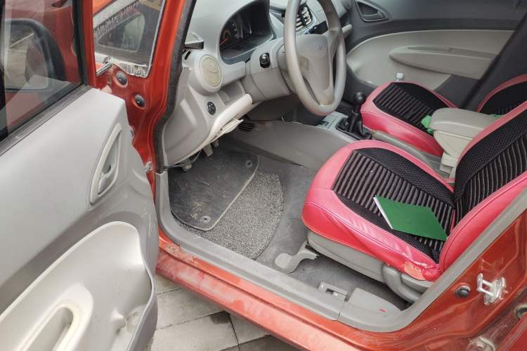Used Chevrolet Sail 2010 Sedan 1.2L Manual Fashion Edition Driver Seat
